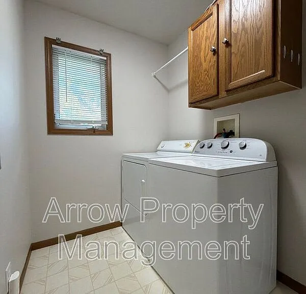 535 S Oak St #1 — Photo 11