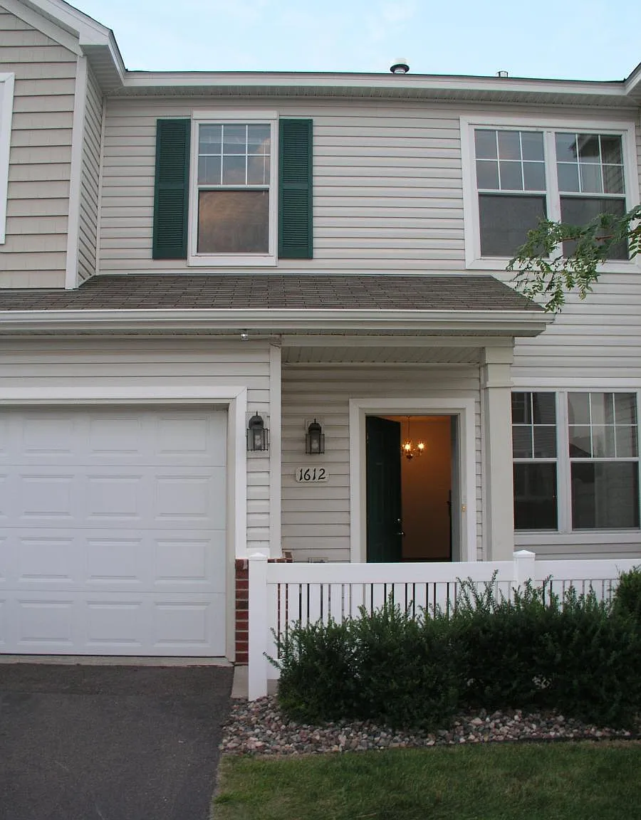 1612 Liberty Circle — Photo 1