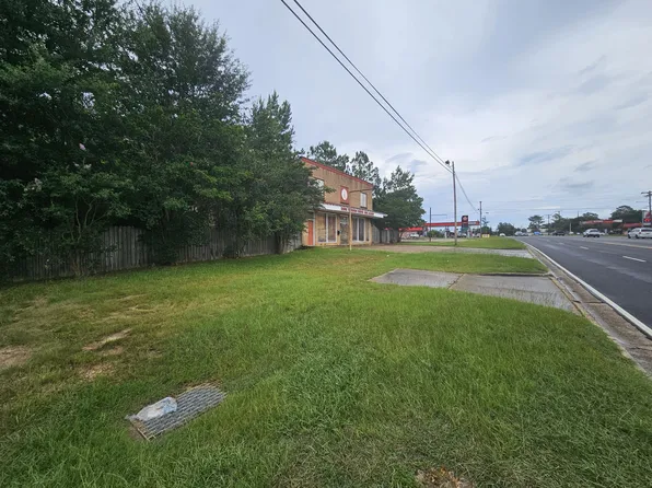 E 1st St, Deridder, LA 70634