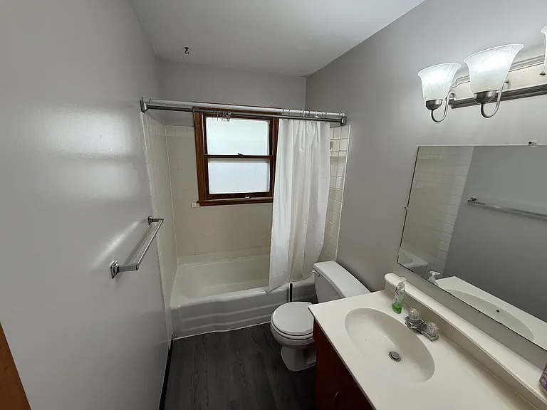 1322 S 32nd St — Photo 11