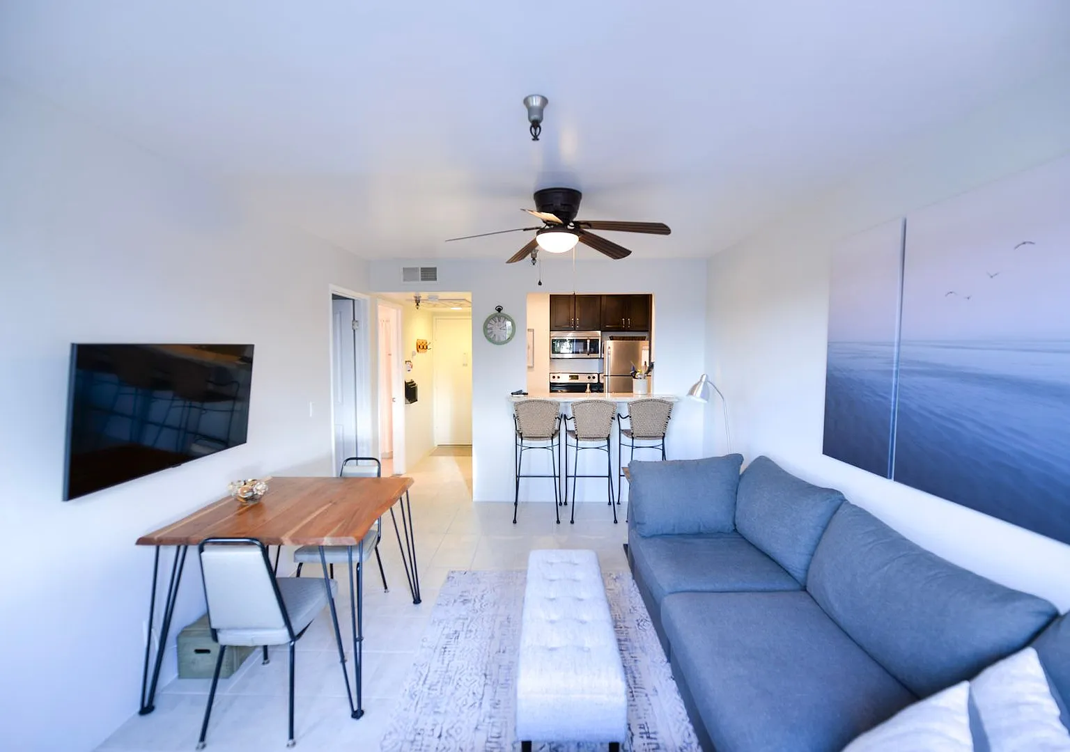 Fully Furnished 1 bedroom Oceanview unit!! — Photo 2