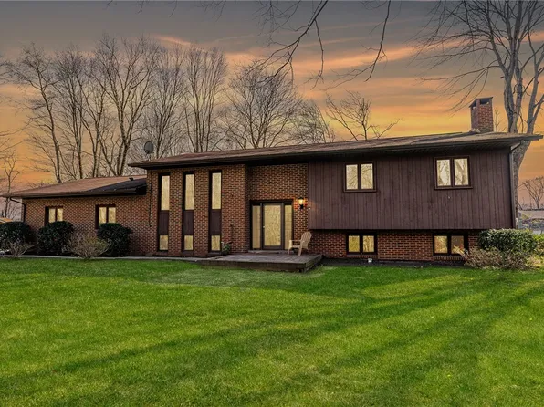 440 Steiner Bridge Rd, Valencia, PA 16059