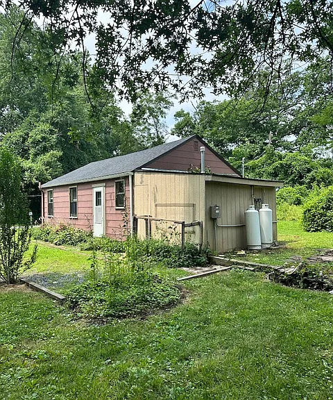 1021 Goff Rd — Photo 2