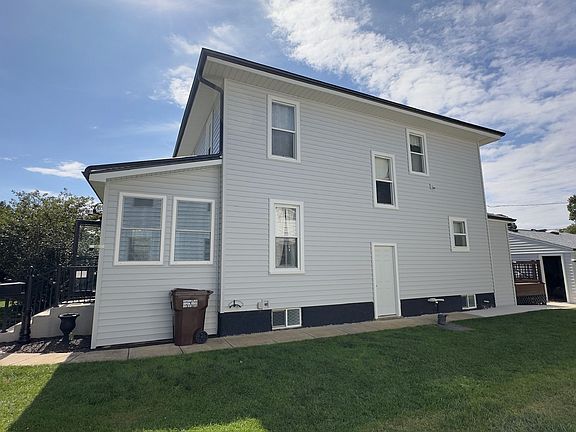 3rd image of 328 N 12th St