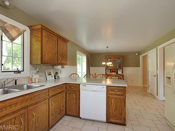 5th image of 10793 White Birch Dr