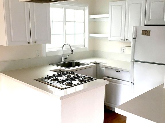 5th image of 419 Hill St APT 4
