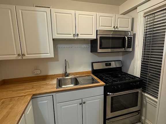 3rd image of 300-300 W James St #306-3