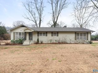 1702 E Stonehurst Dr SE, Huntsville, AL 35801