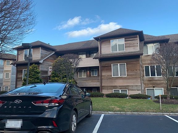 2nd image of 414 Fox Hill Dr
