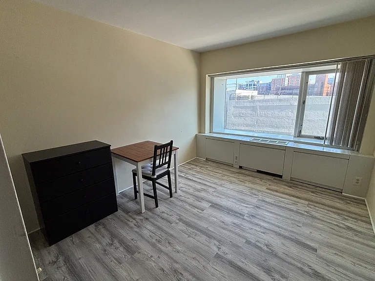 555 E William St #4G — Photo 2