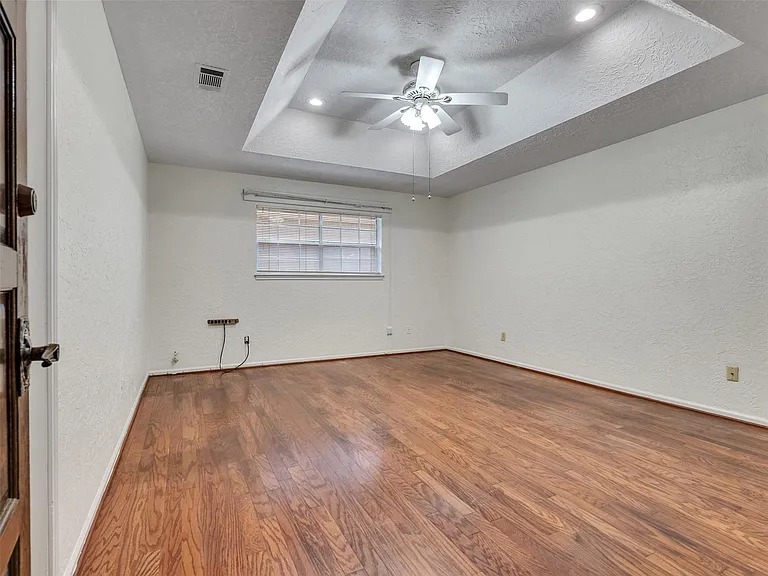 8 Shadowood St — Photo 16