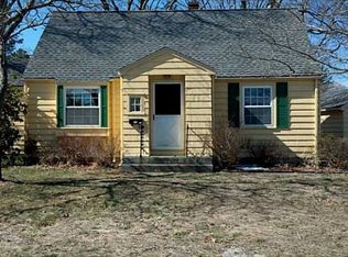 13 Harrington Rd, North Kingstown, RI 02852