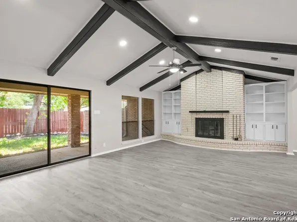 5834 Winding Ridge Dr, Windcrest, TX 78239