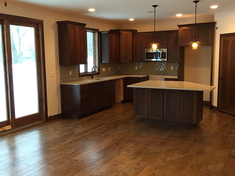 1st image of 405 River Bend Dr