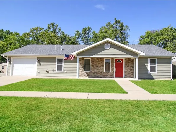 604 S High School St, Altamont, KS 67330