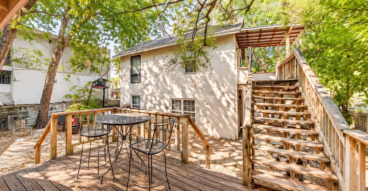 3 bed, 1200 sqft, $3,000 — Photo 2