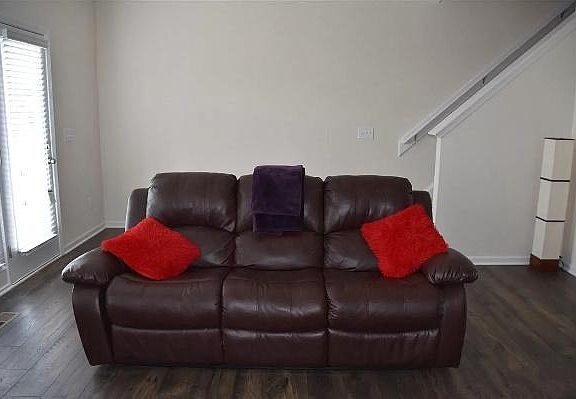 4th image of 2230 Chattering Lory Ln