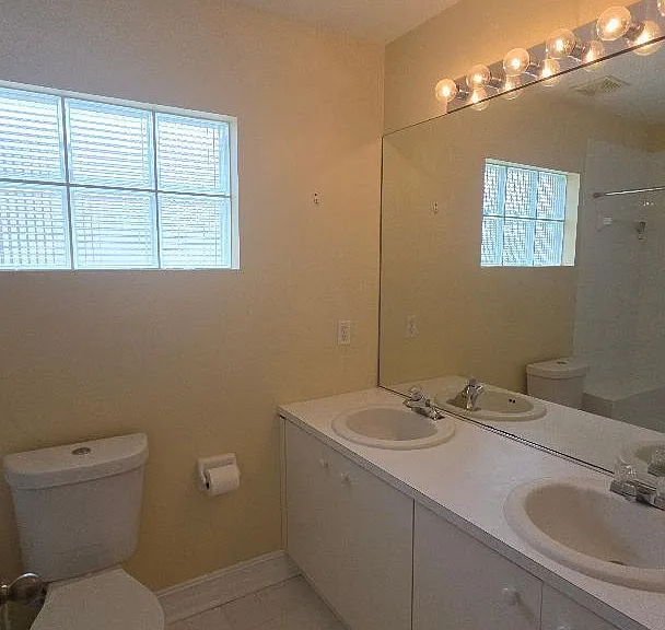 10351 NW 7th St — Photo 26