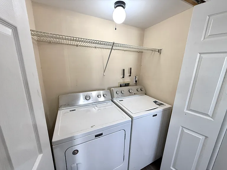 521 W Loch Lomond Dr — Photo 7