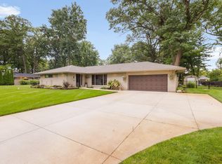 55844 Oak Ln, Elkhart, IN 46514