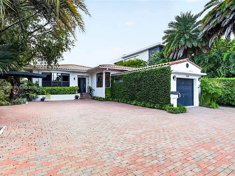 460 W Dilido Dr — Photo 44