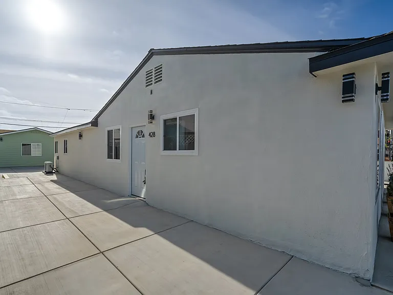 4282 Marlborough Ave — Photo 5