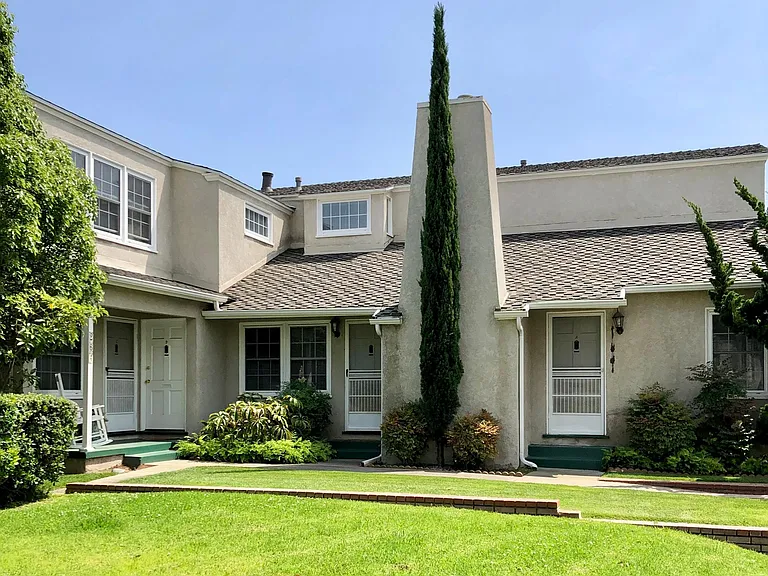 264 Corona Ave #D — Photo 1