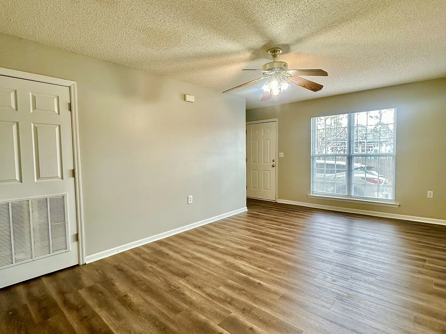 1314 Hasting Dr — Photo 4