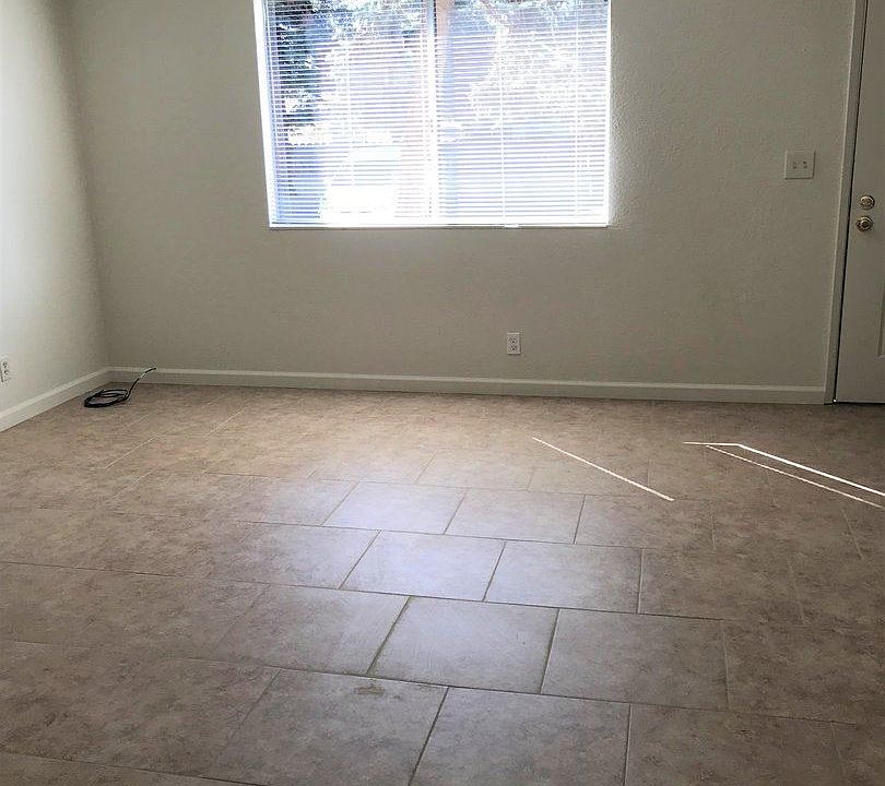 1st image of 423 Bartlett Ave APT 10