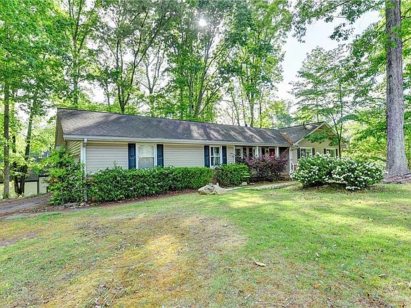 2nd image of 3740 Clubland Dr