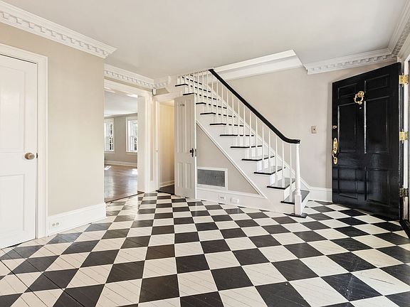 5th image of 145 Lyons Plain Rd