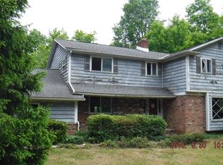 8462 W Craig Dr, Chagrin Falls, OH 44023
