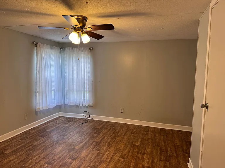 2289 S Lake Dr — Photo 18
