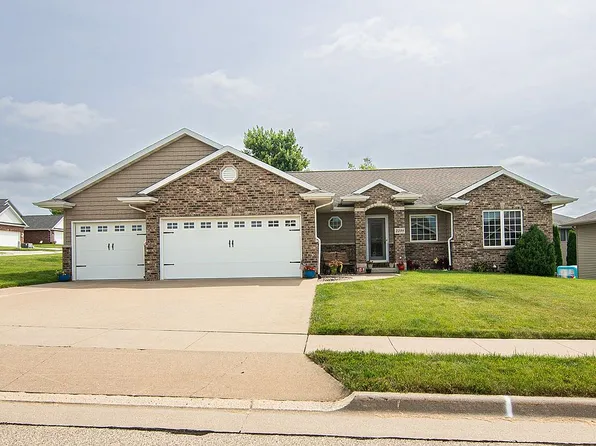 2298 Helle Dr, Dubuque, IA 52002
