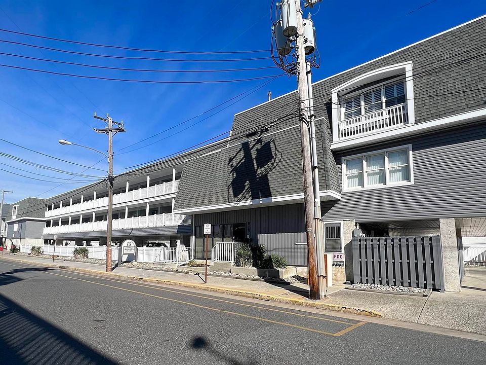1st image of 853-71 Plymouth Pl #10
