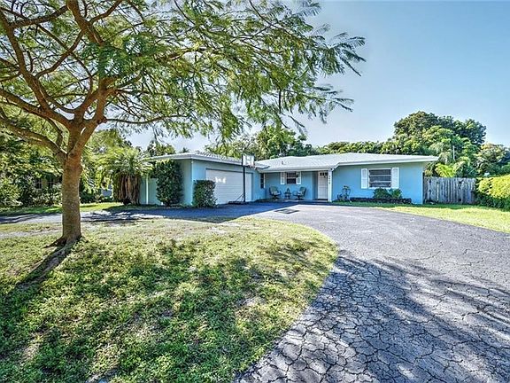 4th image of 3472 McGregor Blvd