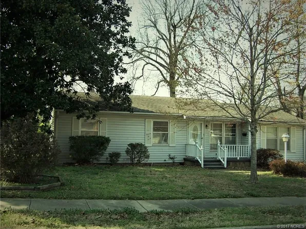 1131 N Oklahoma Ave, Claremore, OK 74017