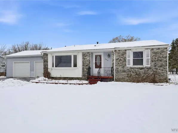 300 Westwood Rd, Lancaster, NY 14086