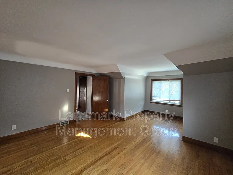 9657 E Outer Dr — Photo 19