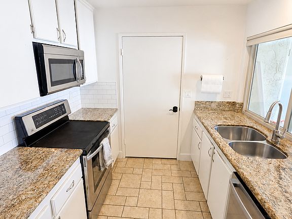 4th image of 237 Countryhaven Rd