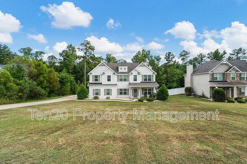 4 bed, 2.5 bath, 2859 sqft, $2,975 — Photo 2