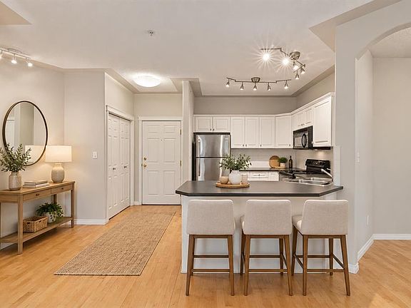 4th image of 2419 E Erlton Rd SW #207