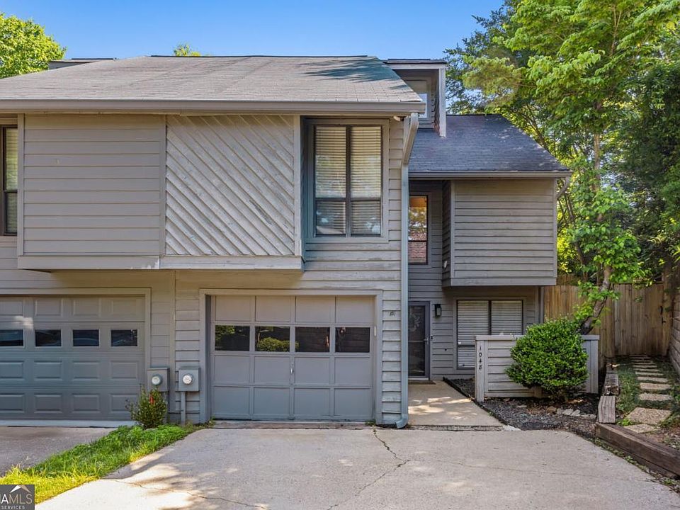 1st image of 1048 Creatwood Cir SE