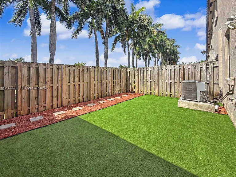 11296 SW 254th Ter — Photo 32