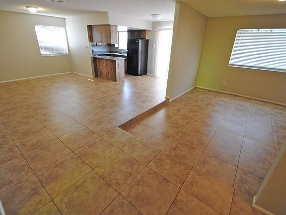 2nd image of 10340 W Calle De Plata