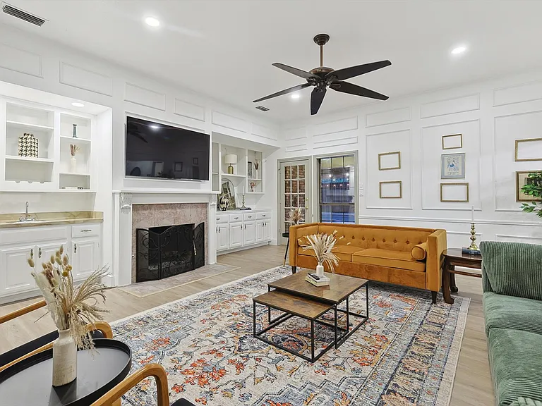 609 Arbor Creek Dr — Photo 2