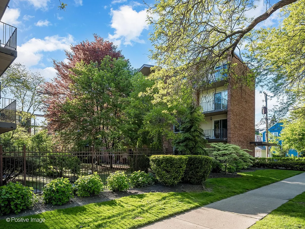 Building Photo - 6960 N Bell Ave #410