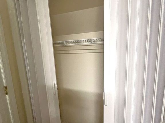 5th image of 422 Benjamin Ave #A