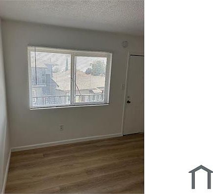 4th image of 1137 N Mayfield Ave