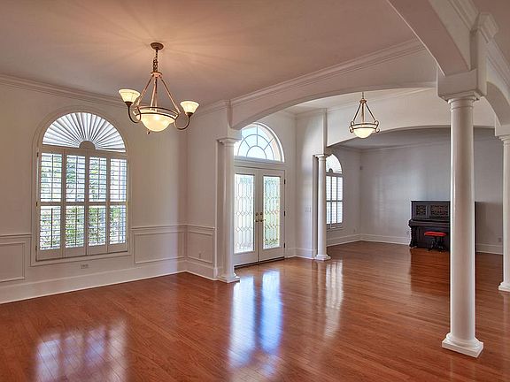 4th image of 10637 Echo Lake Dr